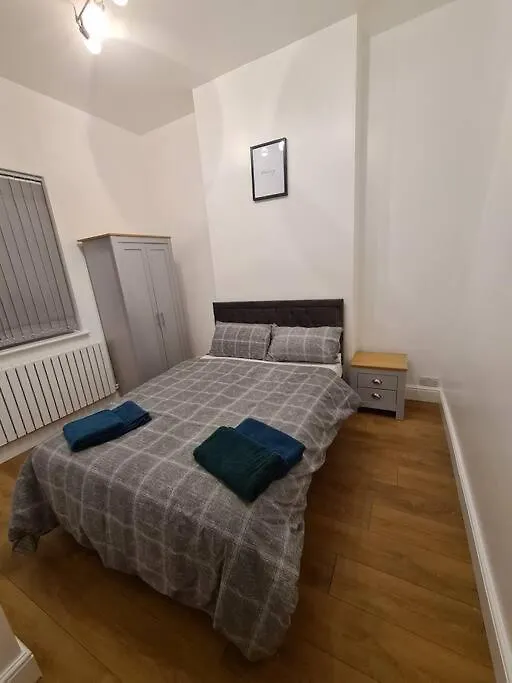 Apartment Luxury One Bedroom Flat London